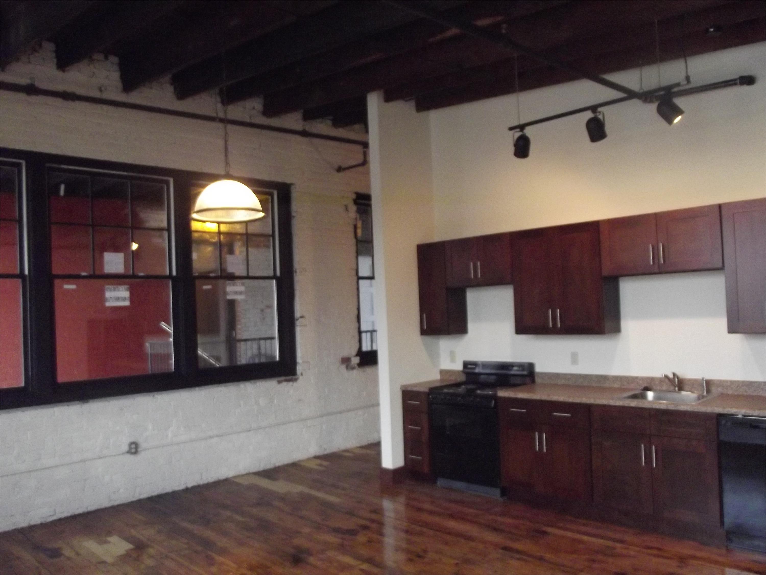 125 Inman St East - 201 T-Bird